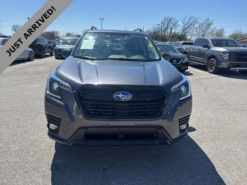 Used 2023 Subaru Forester Premium image 2