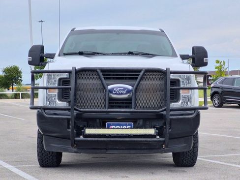 Used 2019 Ford F250 XL w/ Power Equipment Group AWD/4WD image 2