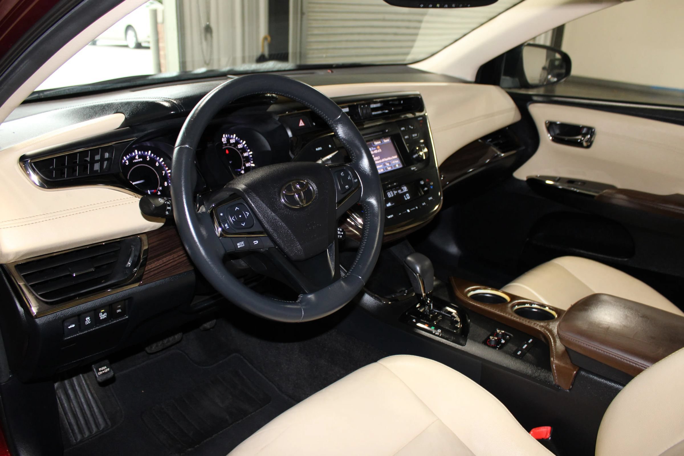 Used 2014 Toyota Avalon XLE Touring FWD image 23