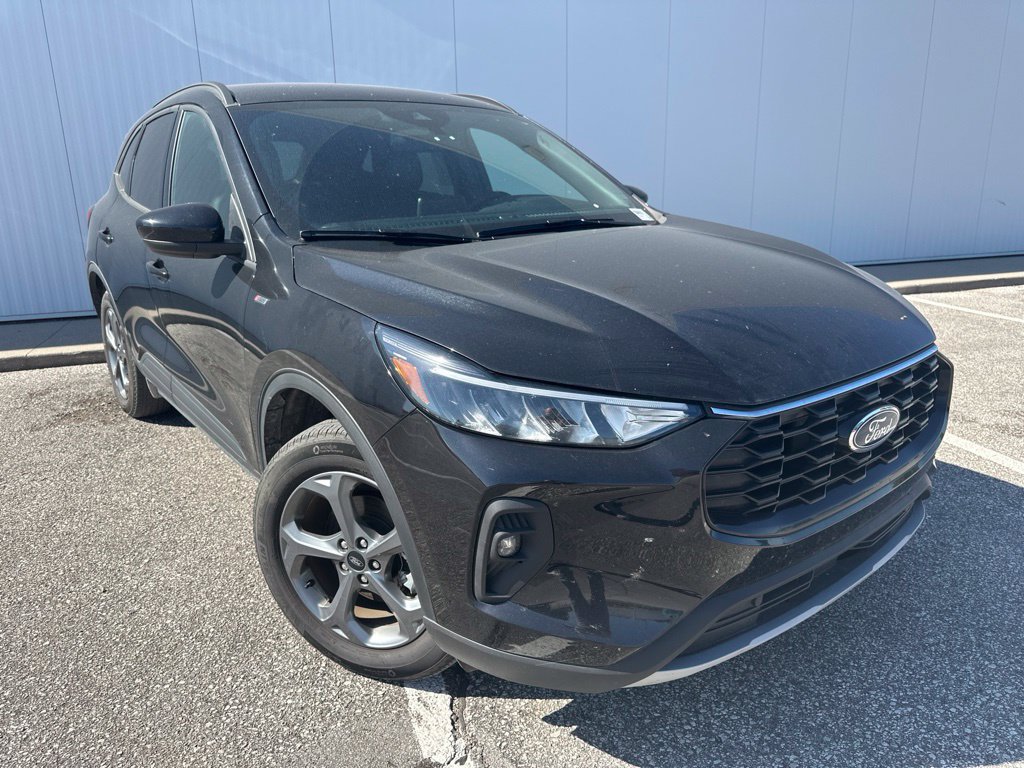 Certified 2025 Ford Escape ST-Line Select AWD/4WD image 10