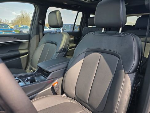 New 2026 Jeep Grand Cherokee L Limited image 17