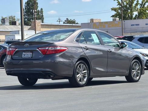 Used 2015 Toyota Camry SE FWD image 2