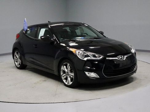 Used 2017 Hyundai Veloster Value Edition image 1