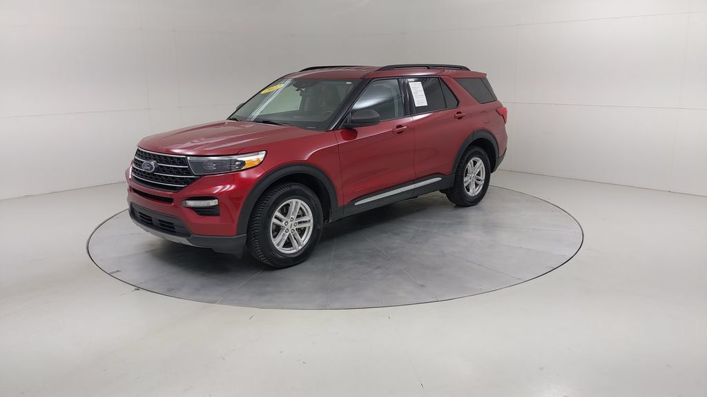 Certified 2022 Ford Explorer XLT w/ Equipment Group 202A AWD/4WD image 20