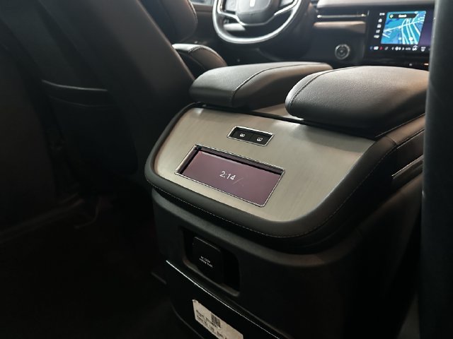 Certified 2025 Lincoln Navigator Reserve AWD/4WD image 39
