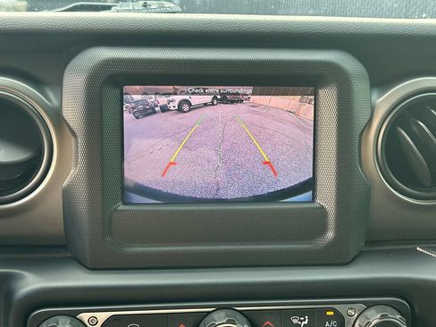 Used 2019 Jeep Wrangler Unlimited Sport S AWD/4WD image 30