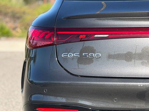Used 2025 Mercedes-Benz EQS 580 4MATIC Sedan image 11