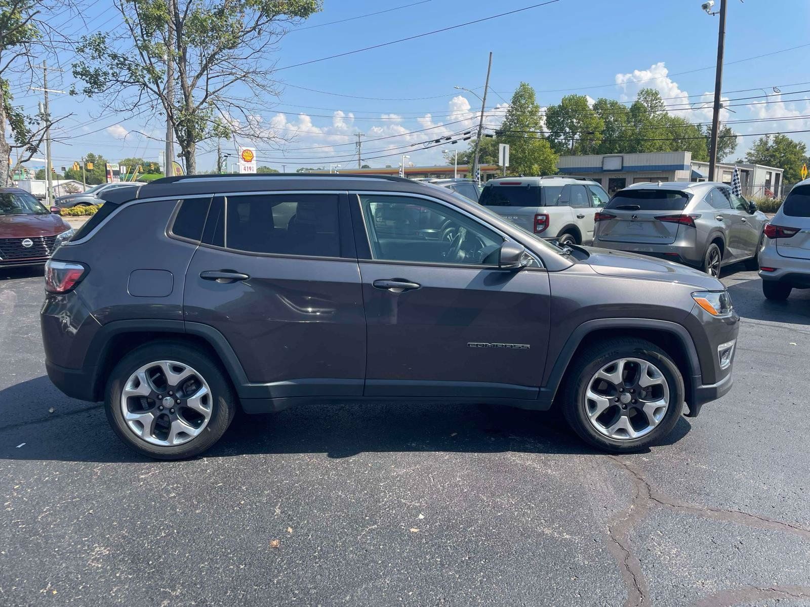 Used 2019 Jeep Compass Limited FWD image 10