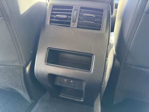 Used 2024 Mitsubishi Outlander SE Black Edition image 16