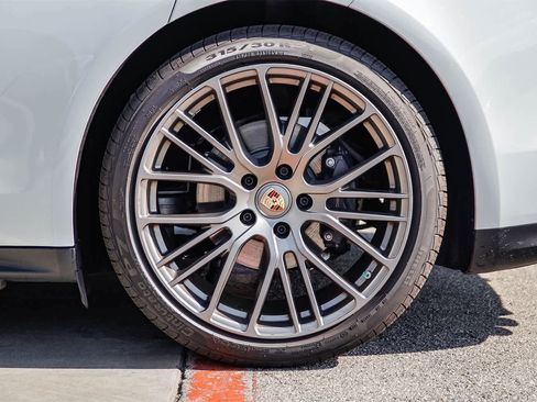 Used 2023 Porsche Panamera Platinum Edition image 8