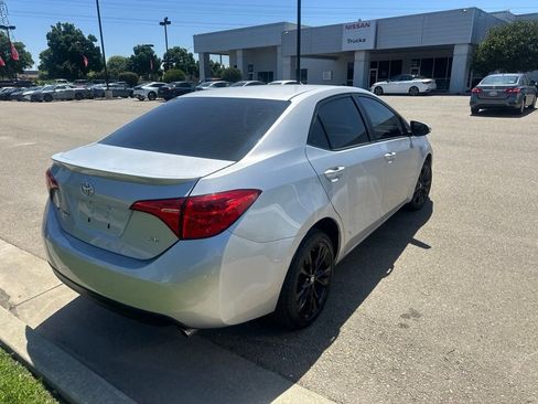 Used 2019 Toyota Corolla SE FWD image 6
