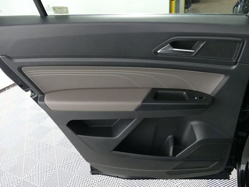 Used 2021 Volkswagen Atlas Cross Sport SE AWD/4WD image 28