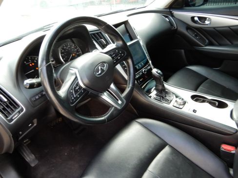 Used 2021 INFINITI Q50 Luxe RWD image 10