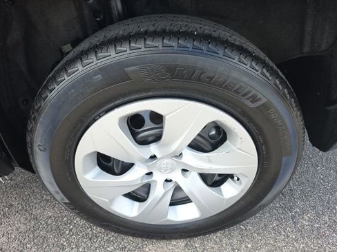 Used 2024 Toyota RAV4 LE image 6