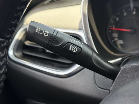Used 2019 Chevrolet Equinox LT w/ Driver Convenience Package FWD image 28
