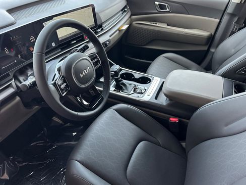 New 2026 Kia Carnival EX FWD image 8