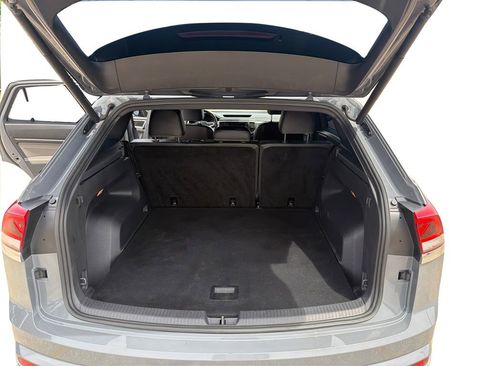 Used 2021 Volkswagen Atlas Cross Sport SE w/ Panoramic Sunroof Package FWD image 13