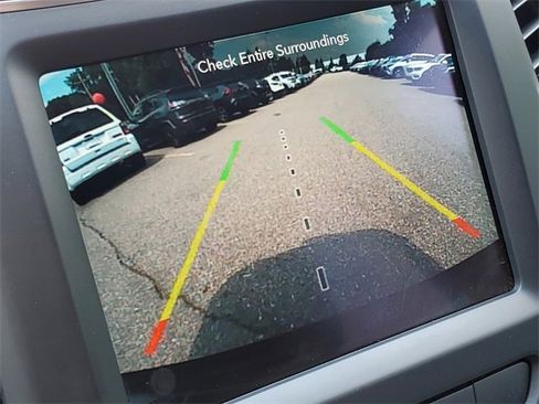 Used 2023 Jeep Cherokee Altitude Lux image 18