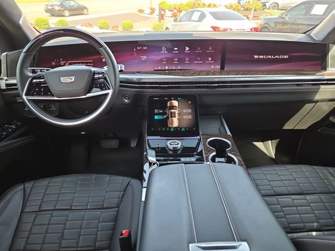 Used 2025 Cadillac Escalade Premium Luxury Platinum w/ LPO, Floor Liner Package AWD/4WD image 27