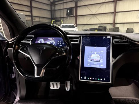 Used 2016 Tesla Model X Performance AWD/4WD image 25