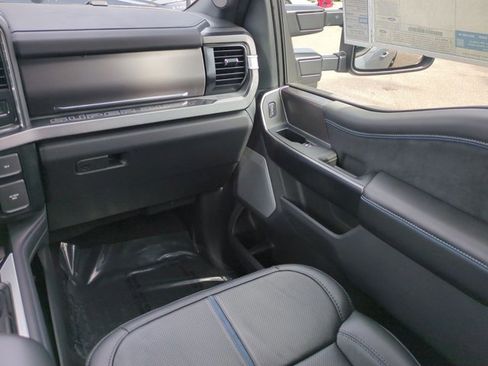 New 2026 Ford F250 Platinum image 17