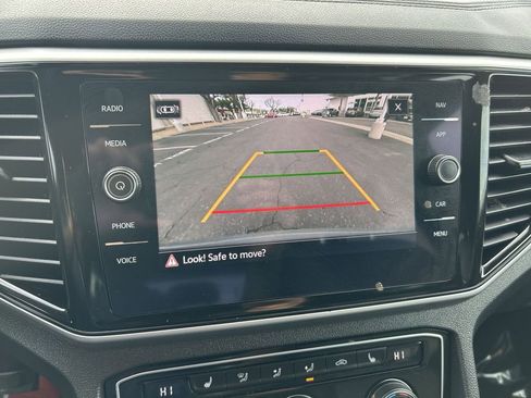 Used 2022 Volkswagen Atlas Cross Sport SEL R-Line image 17