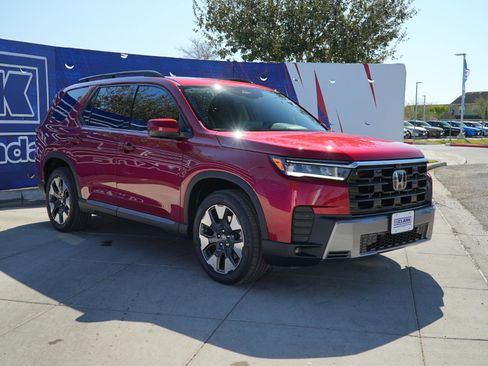 New 2026 Honda Pilot Touring image 3