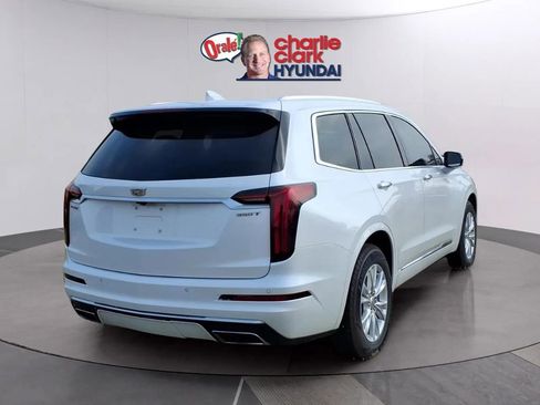 Used 2023 Cadillac XT6 Luxury w/ LPO, Floor Liner Package FWD image 5