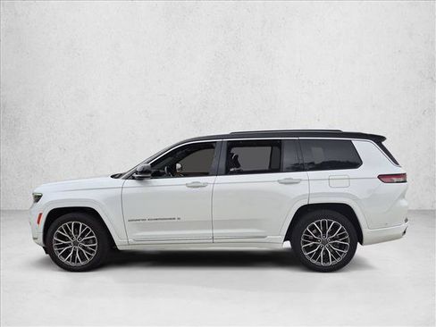 Used 2023 Jeep Grand Cherokee L Summit AWD/4WD image 8