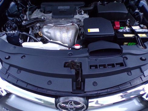 Used 2016 Toyota Camry LE FWD image 40