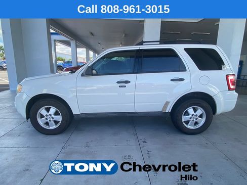 Used 2010 Ford Escape XLT AWD/4WD image 2