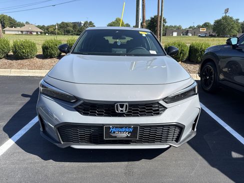 Used 2025 Honda Civic Sport image 3