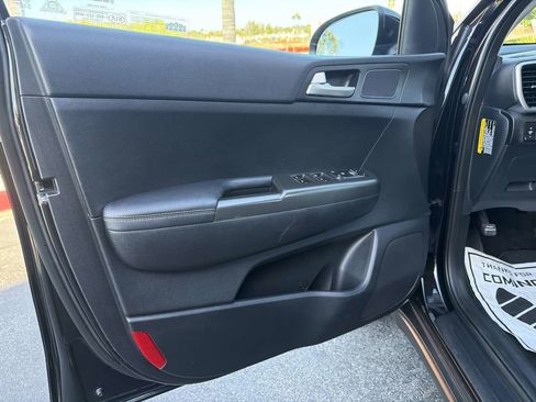 Used 2018 Kia Sportage LX FWD image 23