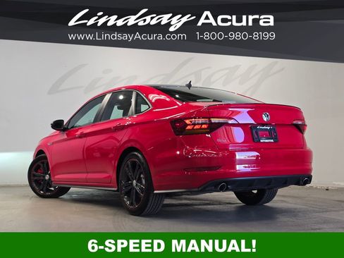 Used 2019 Volkswagen Jetta GLI FWD image 4