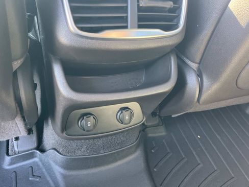 Used 2019 Hyundai Santa Fe Limited FWD image 19