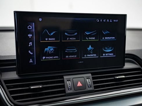 Used 2024 Audi Q5 2.0T Premium w/ Convenience Package image 30