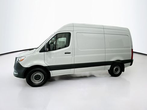 Used 2025 Mercedes-Benz Sprinter 2500 image 5