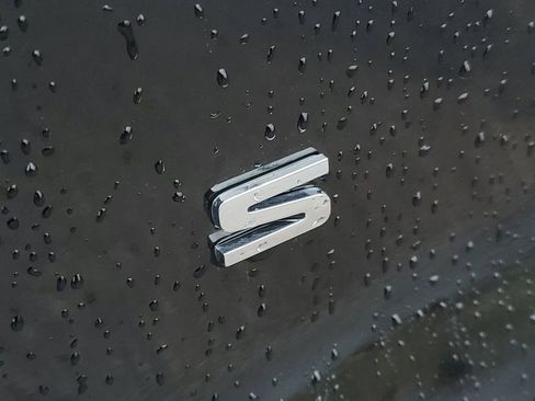 Used 2021 Kia Sorento S image 6