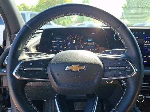 Used 2024 Chevrolet Traverse LT AWD/4WD image 19
