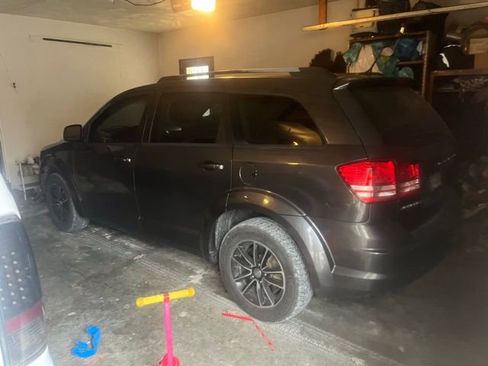 Used 2017 Dodge Journey SE w/ Flexible Seating Group image 3