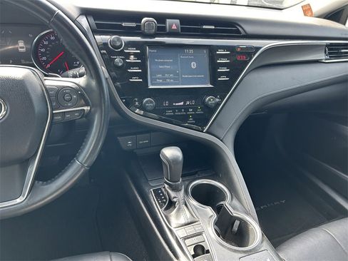 Used 2018 Toyota Camry XSE image 17