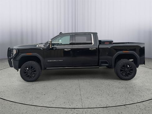 Used 2023 GMC Sierra 2500 Denali w/ Denali Black Diamond Edition AWD/4WD image 7