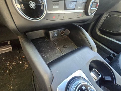 Used 2020 Ford Escape SE image 14