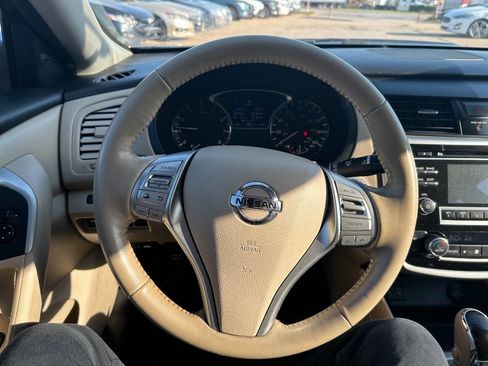 Used 2018 Nissan Altima 2.5 SV FWD image 13