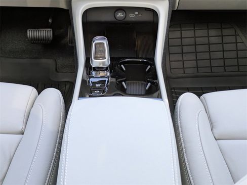 New 2026 Volvo XC40 B5 Ultra w/ Protection Package Premier image 22