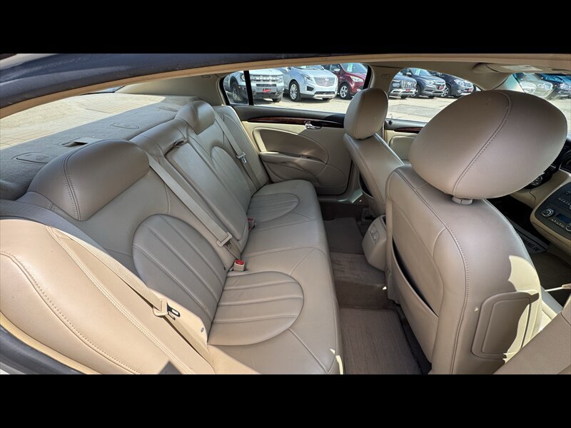 Used 2011 Buick Lucerne CXL w/ Driver Confidence Package FWD image 12