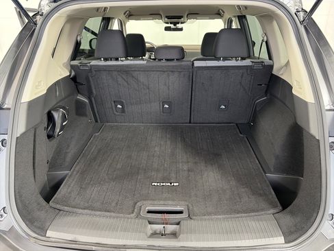 Used 2023 Nissan Rogue SV image 14