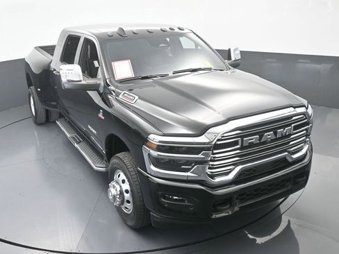 Used 2025 RAM 3500 Laramie image 64