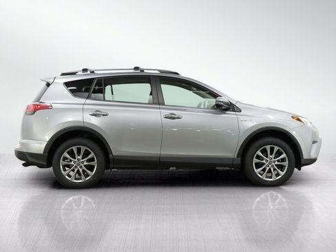 Used 2017 Toyota RAV4 Limited AWD/4WD image 6