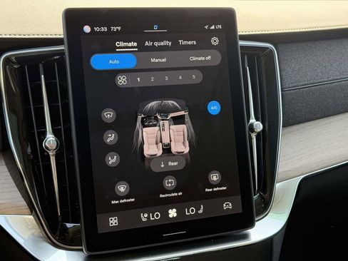 Certified 2025 Volvo XC90 T8 Plus w/ Protection Package Premier image 6